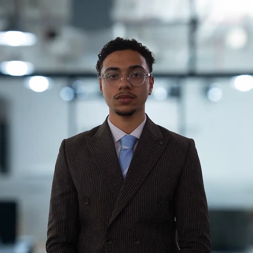 Mohamed Mustafa - Private Client Advisor | Luxury Property