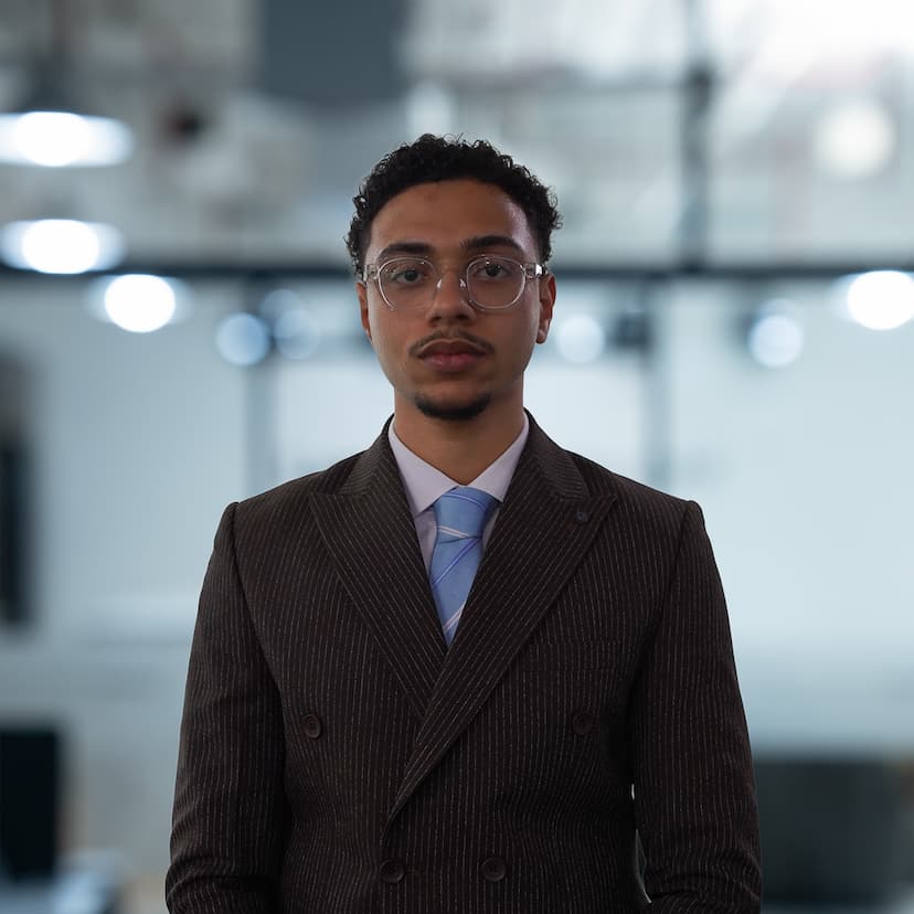 Mohamed Mustafa - Private Client Advisor | Luxury Property